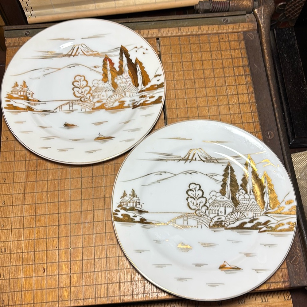 Kutani Gold Countryside Pair of Plates 7.5”D  Japanese Scenic Porcelain VGVC